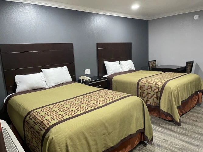 2 Bedrooms Economy Single room
