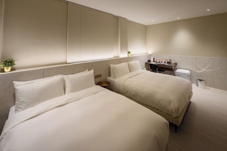 Deluxe Quadruple room