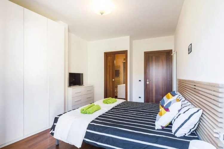 4 Bedroom Villa near Metro