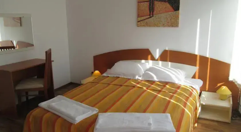 Ramada 2 Alexander Services Apartments