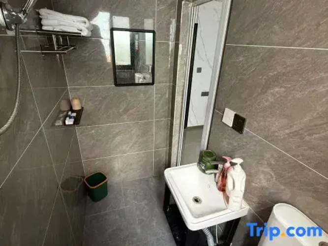 Zunyi Junling Hotel