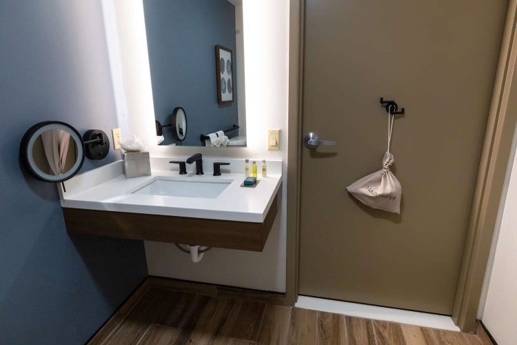 DoubleTree by Hilton Tinton Falls - Eatontown photo 10