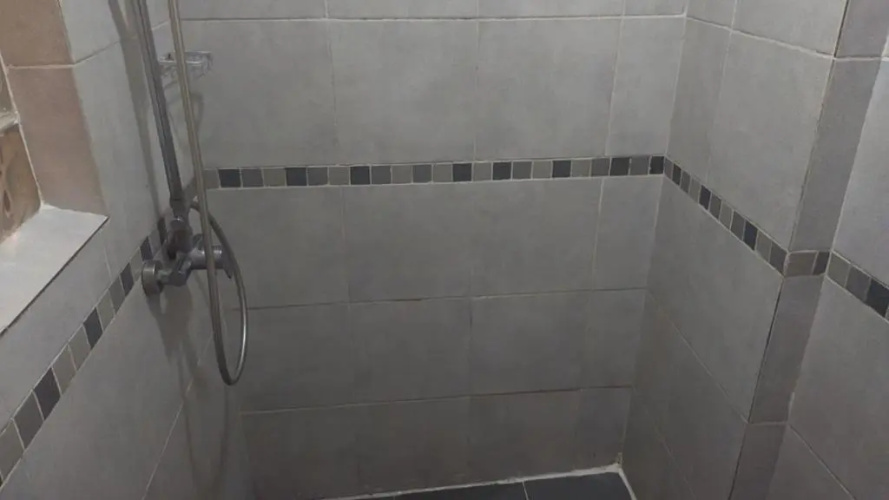 A lovely studio apartment with gym and pool access