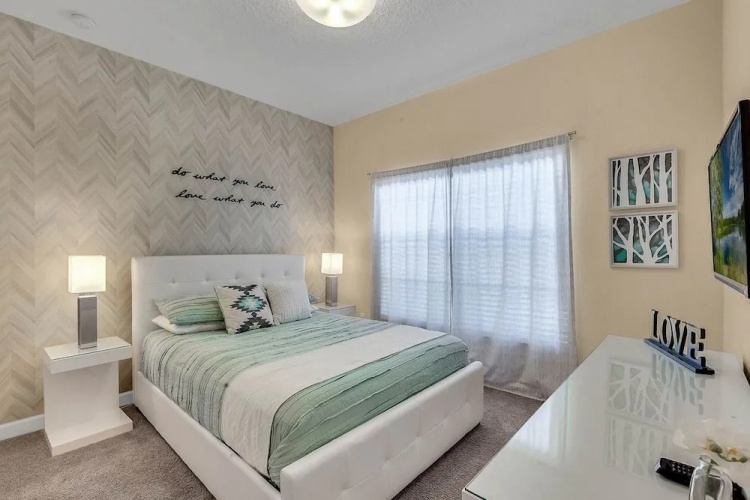 Paradise Palms 2933