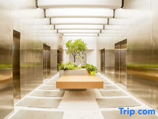 Hot Spring Holiday Hotel
