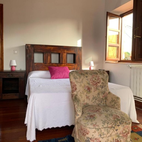 4 Bedrooms Cottage