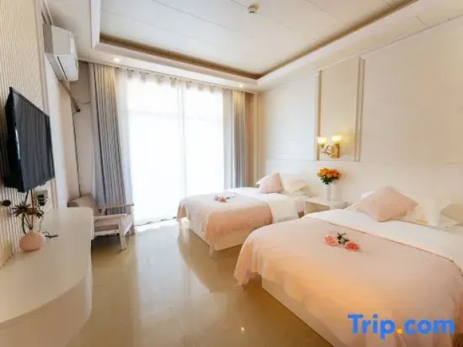 Standard room with balcony and with city view