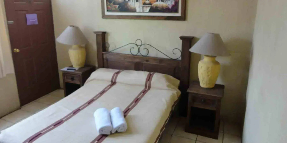 Hostal Los Volcanes - Hostel