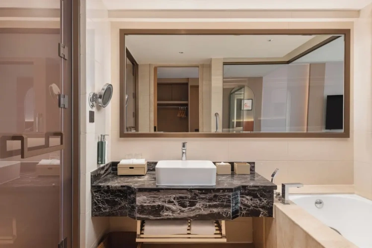Deluxe Double Suite with balcony