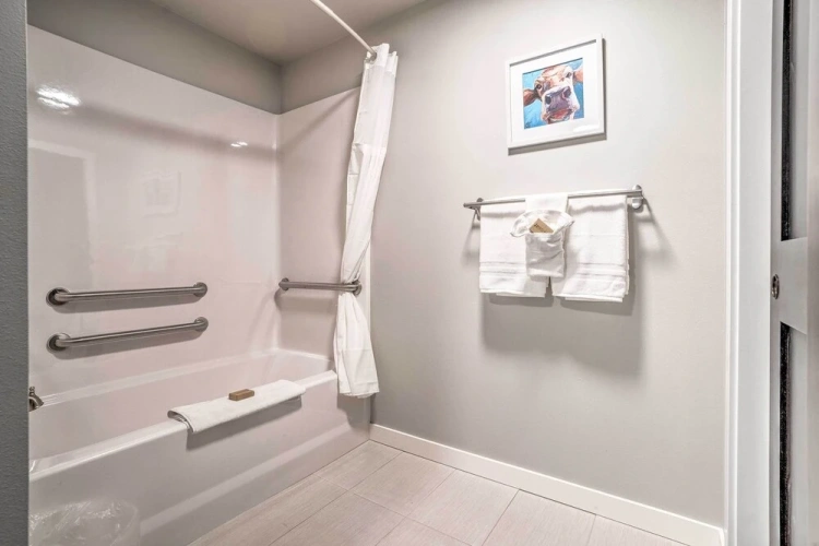 2 Bedrooms Apartment