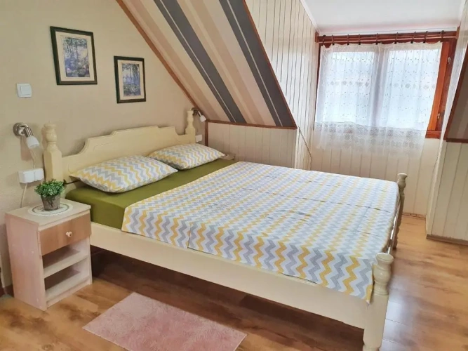 Apartment with garden view