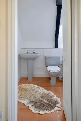 Cozy Corsham Apartment With 2 Bedrooms