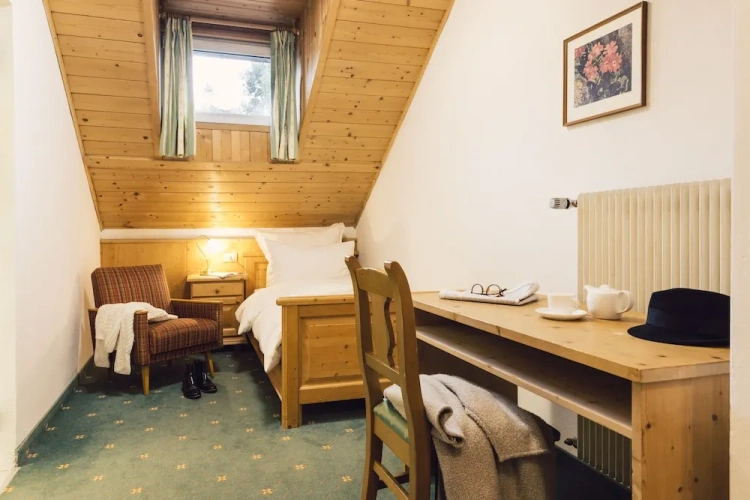 Standard Single room with balcony
