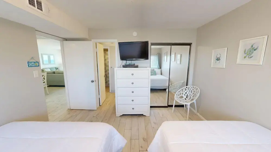 Beach House 503d 2 Bedroom Condo by RedAwning