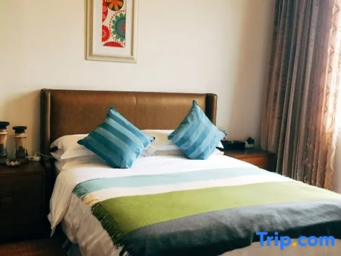 Suite with lake view