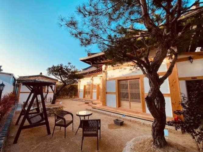 Adam Guesthouse