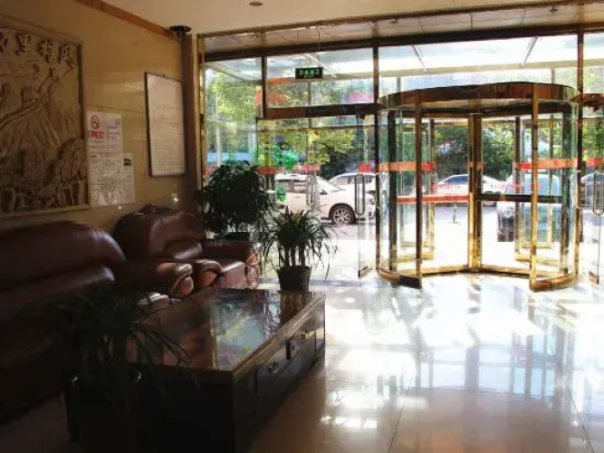 Nongjun Hotel