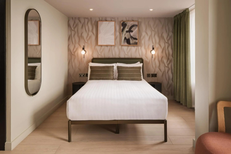 Central Park Hotel
