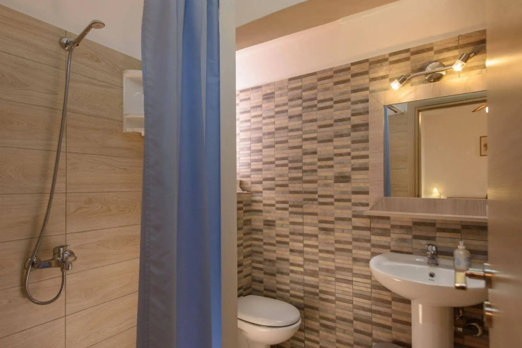 Nikos Hotel