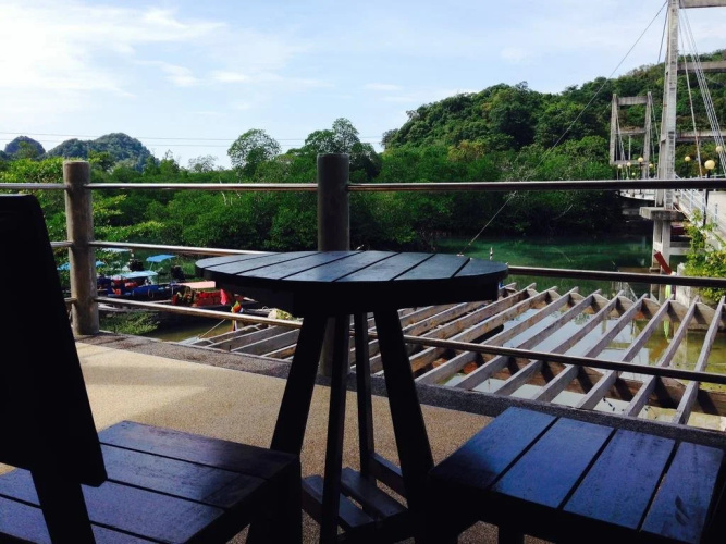 Aroy Kaffeine Guesthouse