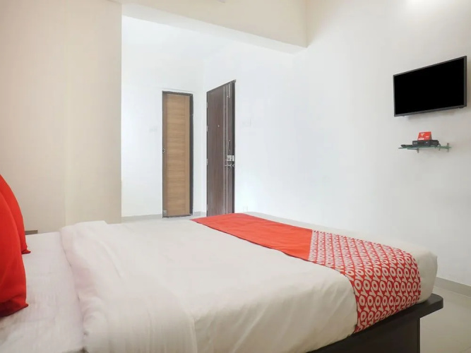 OYO 16570 I Suite