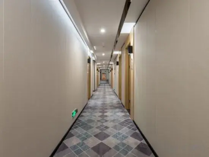 Yimi Select Hotel (Guangzhou Zhujiang New Town Wuyangcun Metro Station)