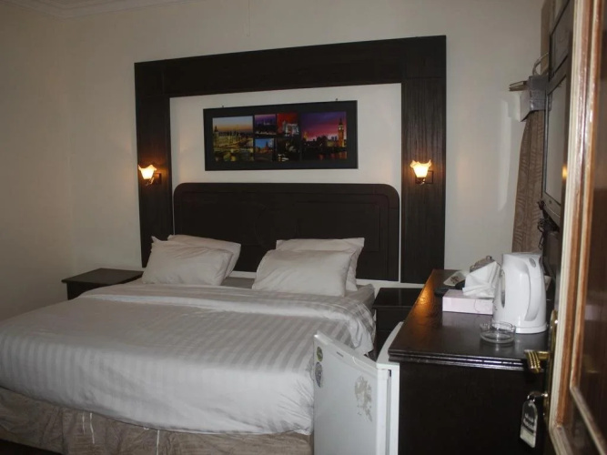 Alkhazrajiah Hotel