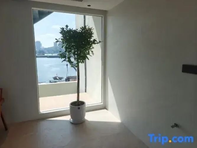 whisper tide hotel