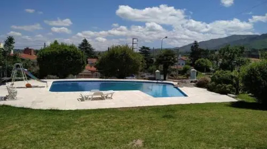 La Casa De Techo Azul