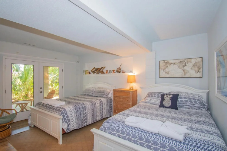 613 Dolphin Annex