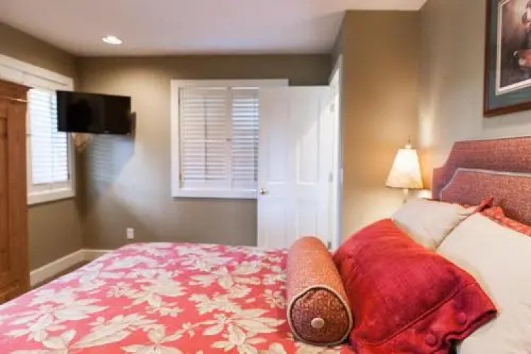 Live Oak Bed And Breakfast