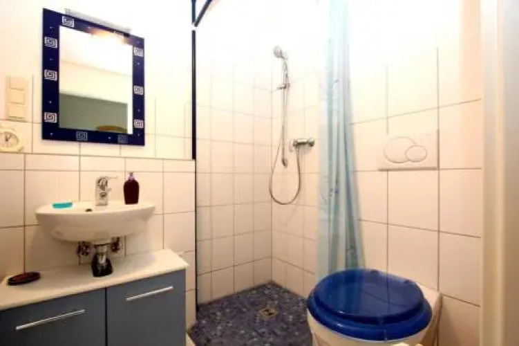 2 Private Single Rooms (5099)