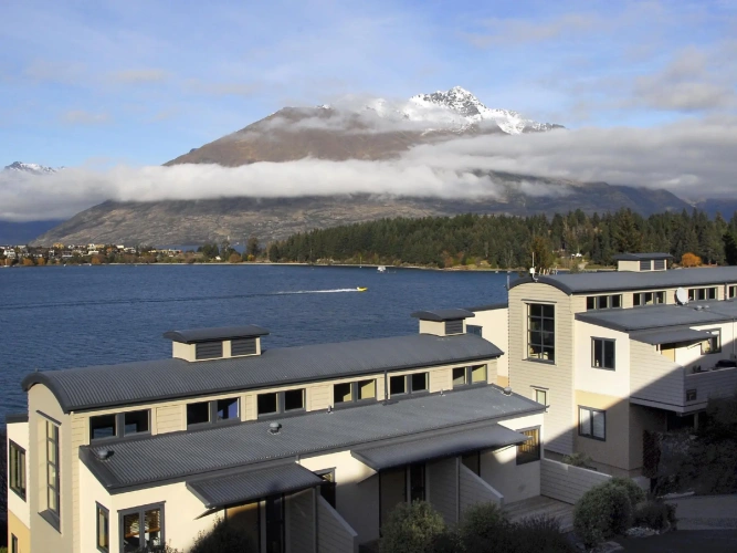 1 Bedroom Suite with lake view