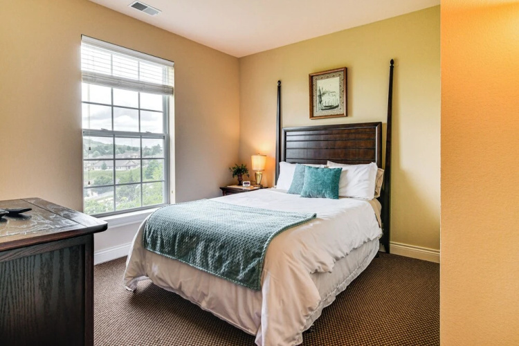 Branson Condo w/ Pool Access & Views, 3 Mi Dtwn!