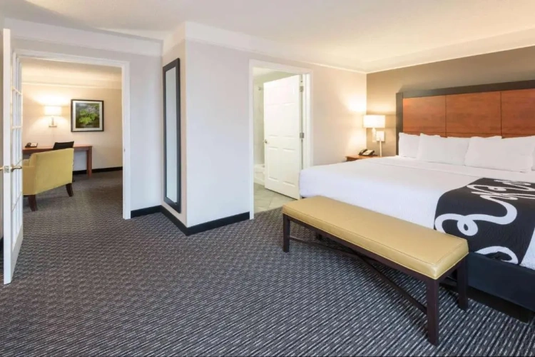 Deluxe Double Suite