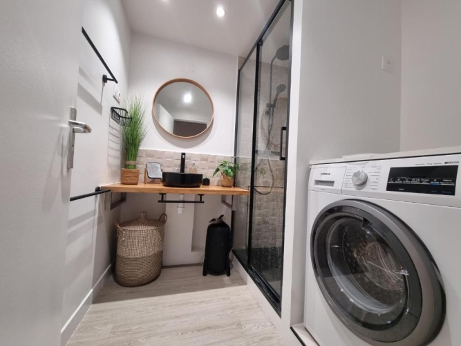1 Bedroom Apartment