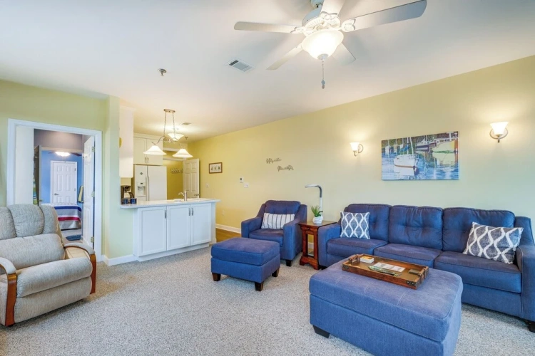 2 Bedrooms Apartment