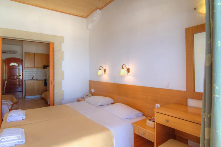 Adonis Hotel 2 (Crete)