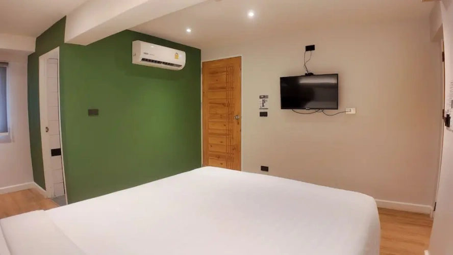 Deluxe Double room with city view