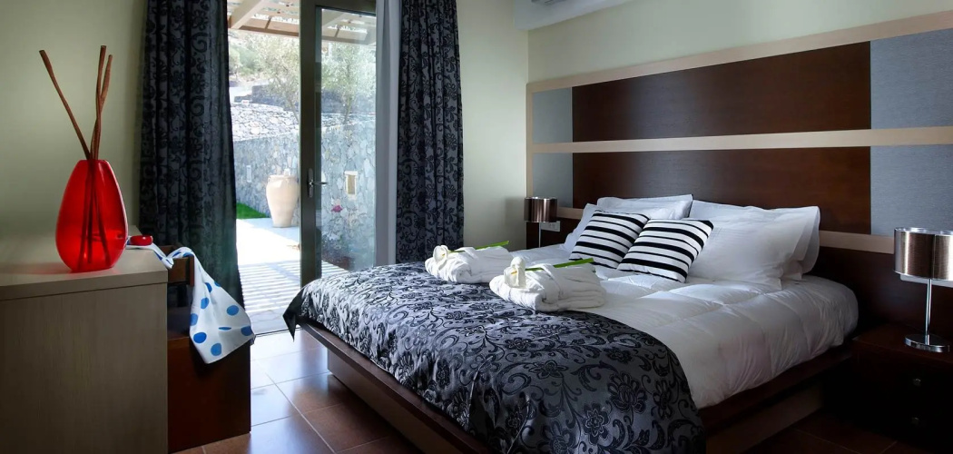 2 Bedrooms Villa