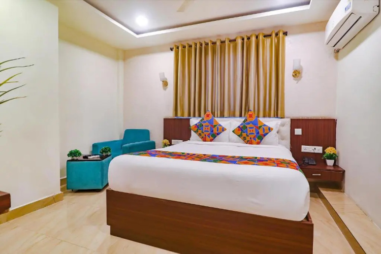 Fabhotel Rainbow Express