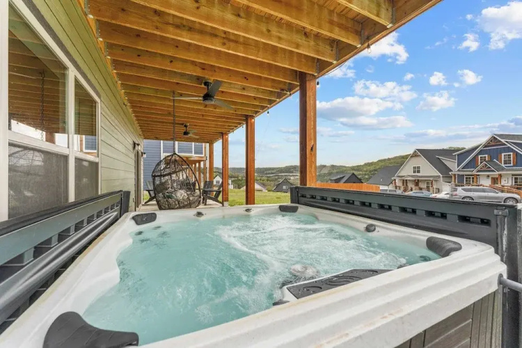 Green Wood Getaway for 18