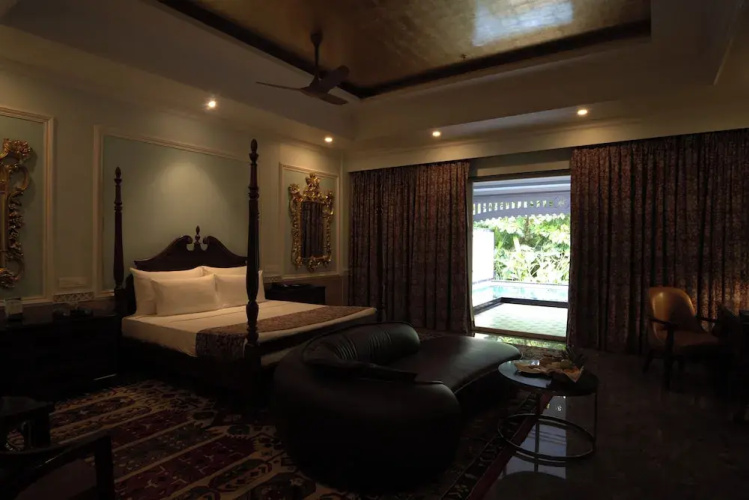 Mayfair Oasis Resort & Convention