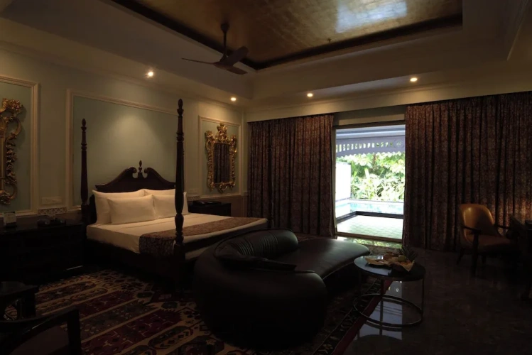 Deluxe Suite