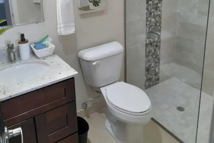 Seaview Paradise - Sleeps 3 - Pool - Parking