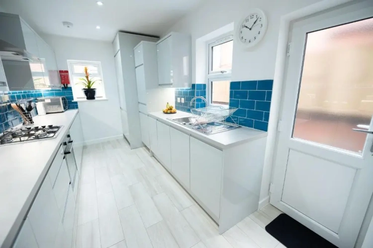 4 Bedrooms Double Cottage