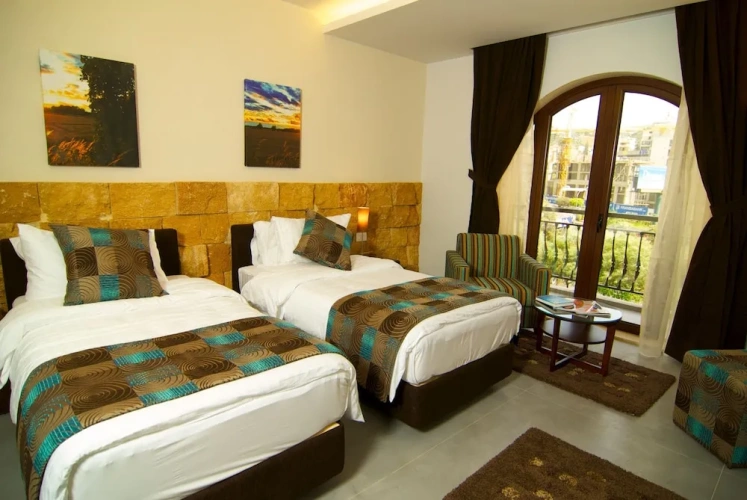 1 Bedroom Executive Triple room with balcony and with mountain view