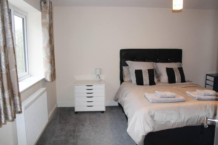 4 Bedrooms Cottage