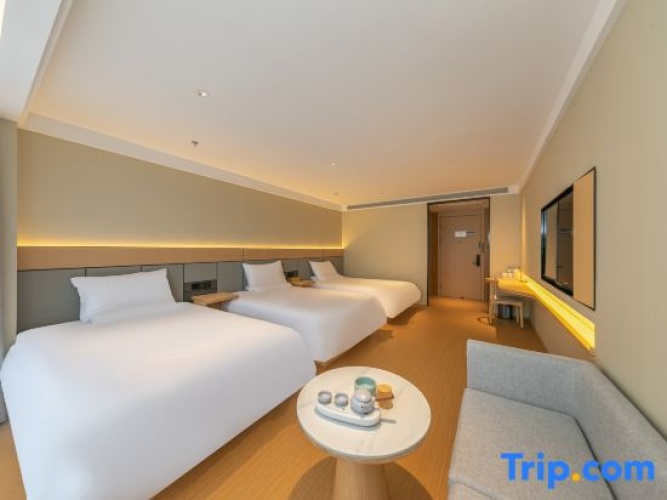 Standard Double room with city view