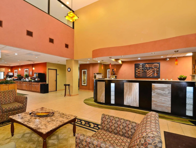 Spark by Hilton Oak Forest